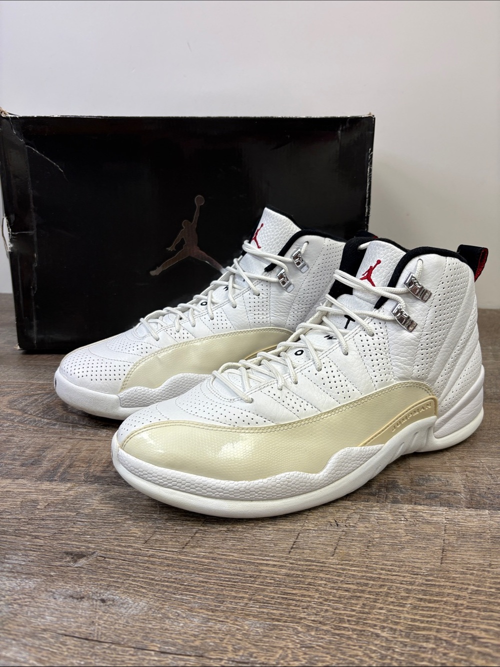 Air Jordan 12 Retro Rising Sun White Varsity Red Black 2009 Men’s Size 10